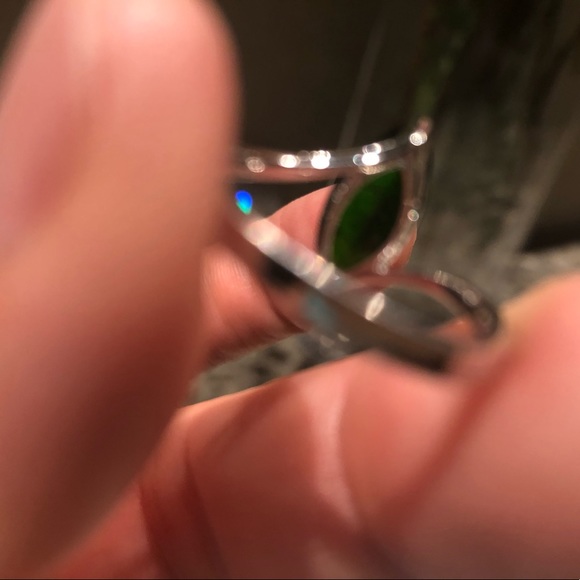 Green & Silver Ring Size 8 - Picture 6 of 8